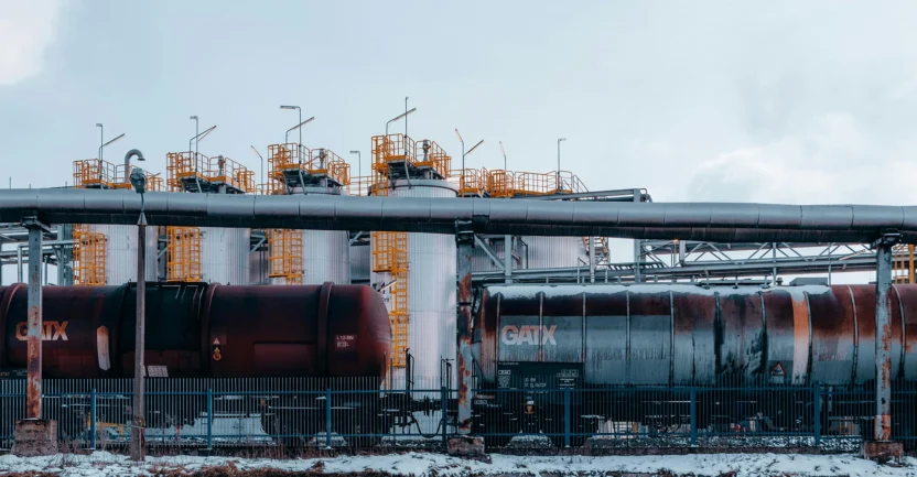 Oil Prices Edge Higher