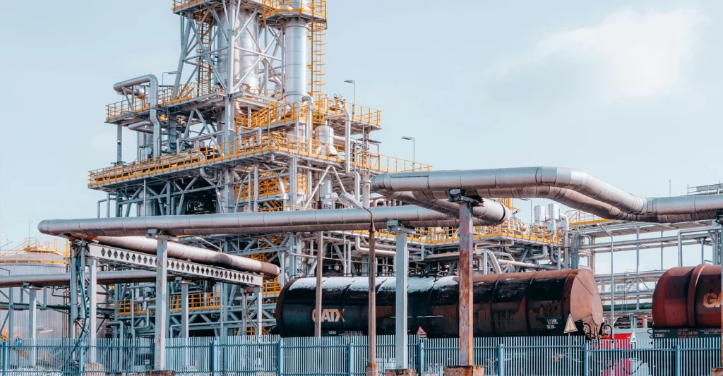 Oil Prices Edge Higher